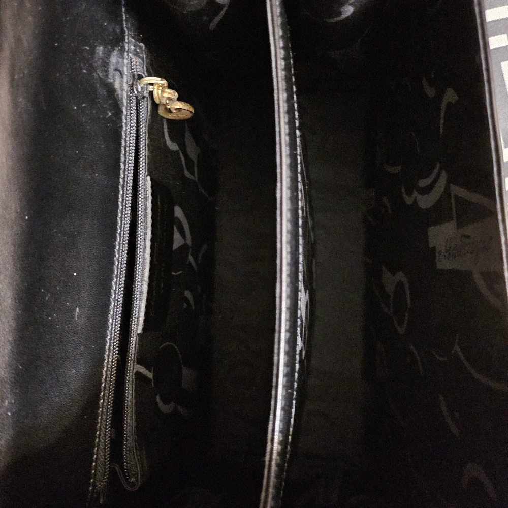 Authentic Salvatore Ferragamo Gancini 2 way bag - Picture 8 of 11